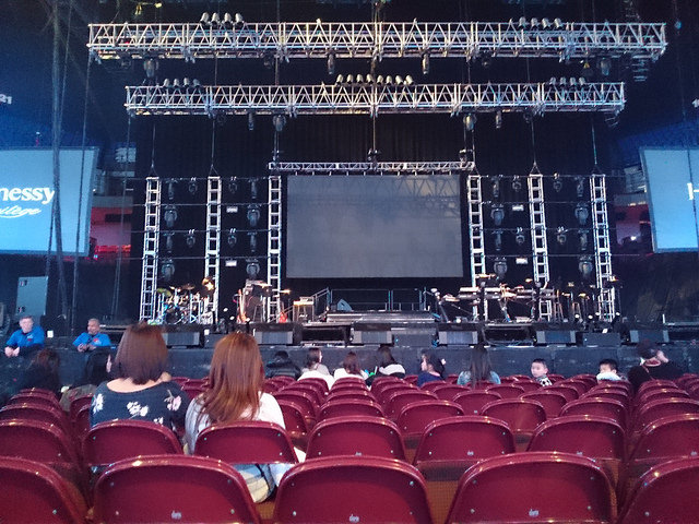 15713351407_266b5355bb_z