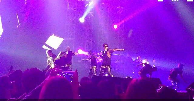 15307392783_b41cc9013f_z